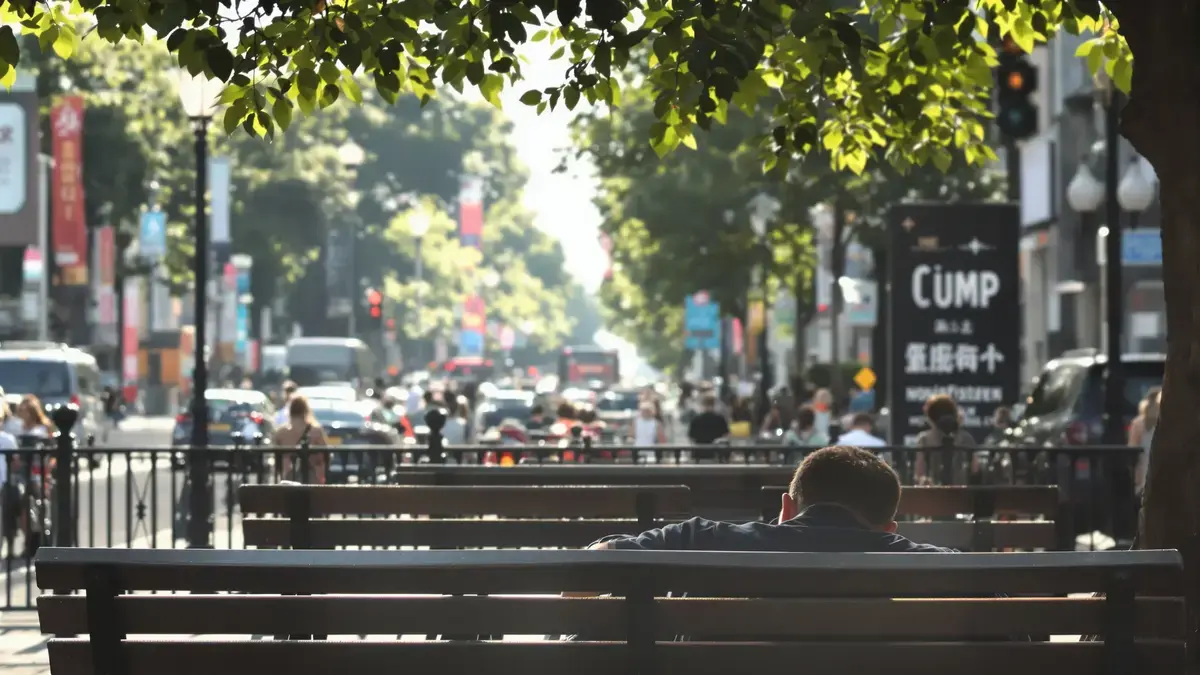Gli esperti sono unanimi trascurare il tempo da soli può compromettere la salute mentale e aumentare l’ansia un rischio spesso sottovalutato